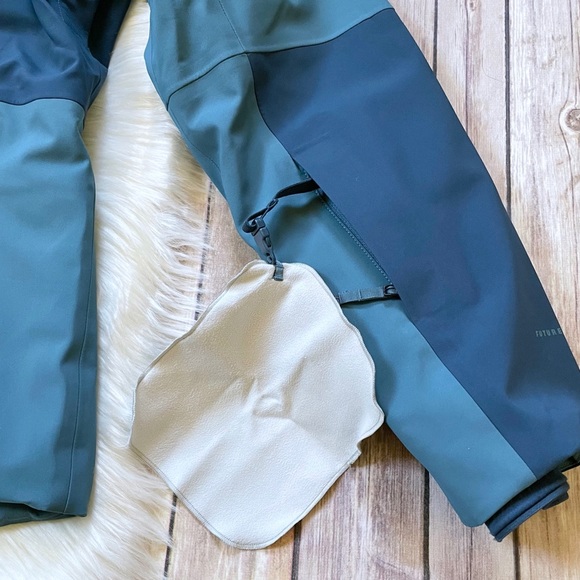 The North Face Women’s Anonym FUTURELIGHT Ski Jacket - Picture 6 of 16